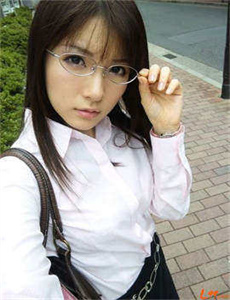 《丰肥美熟欲妇乱小说》