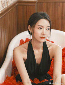 《小莹的奶水》