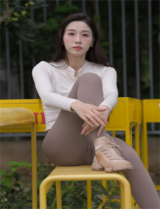 《僵尸叔叔粤语高清》